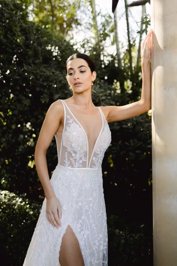 WA22881-1 White April