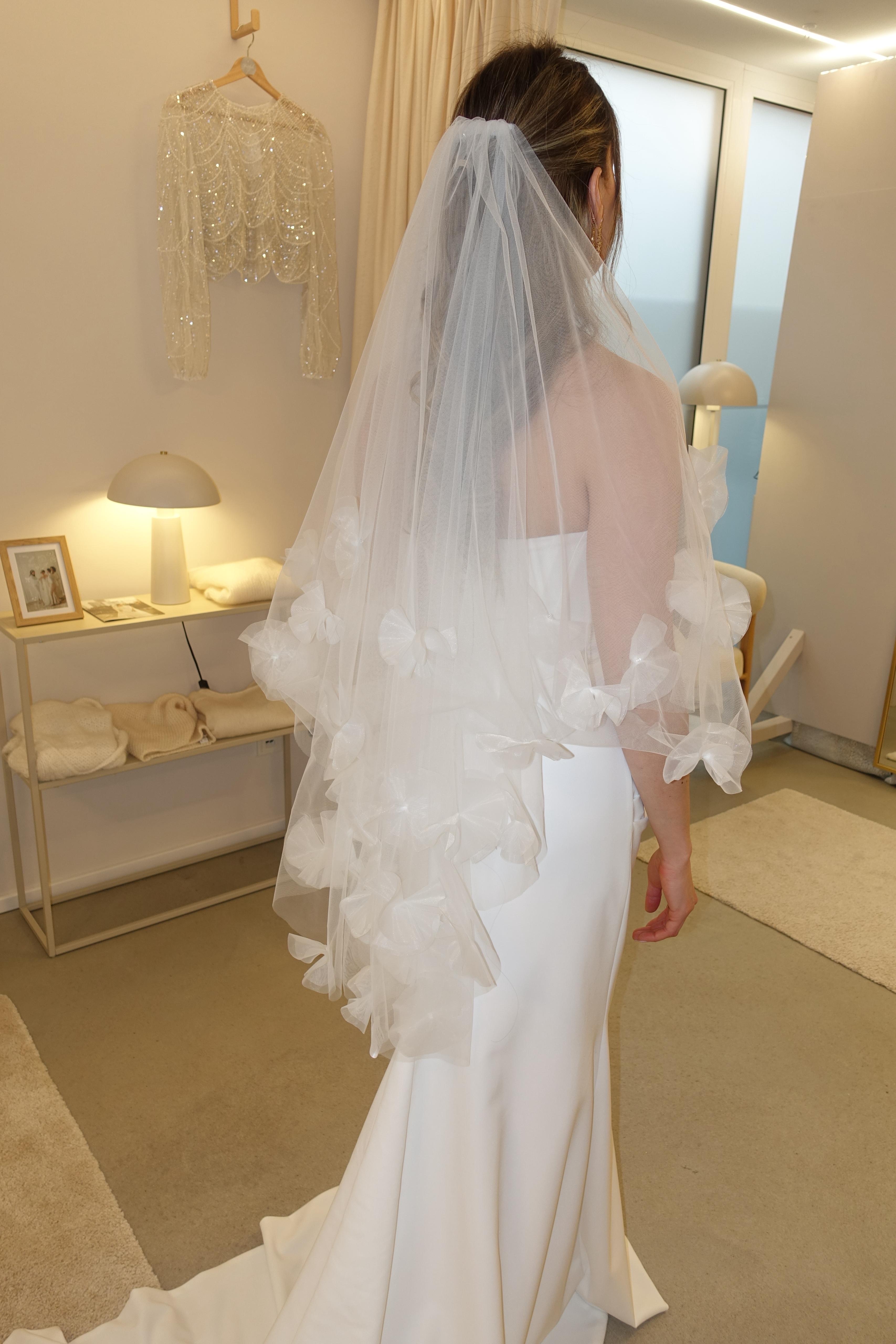 doppellagiger kurzer Schleier