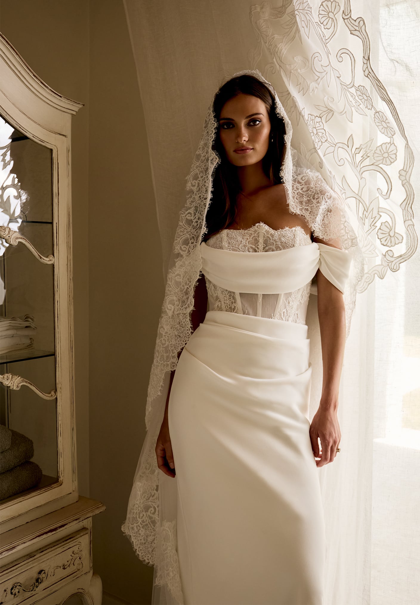 Elliot Gown Cathrine Deane